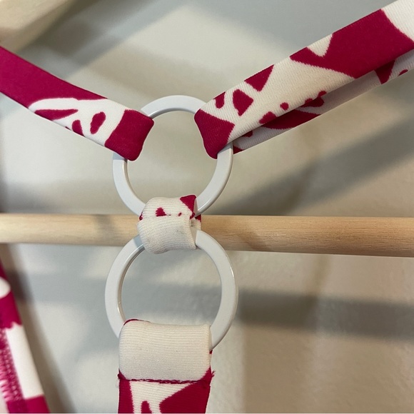 KONA SOL BERRY/WHITE 1PC FLORAL SWIMSUIT MED NWT - Picture 3 of 13